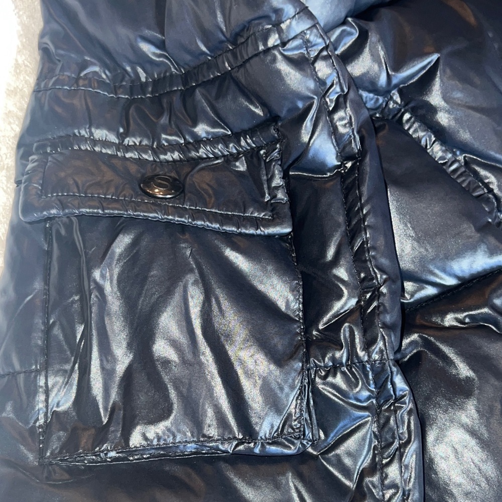 Reposhed Black Puffer Jacket for Kids - Picture 12 of 13